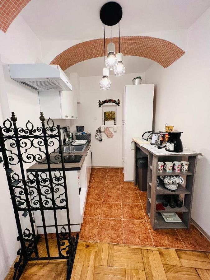 Downtown Secret Apartment ซาเกร็บ ภายนอก รูปภาพ