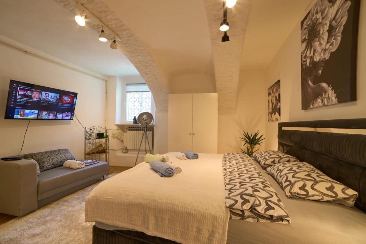 Downtown Secret Apartment ซาเกร็บ ภายนอก รูปภาพ