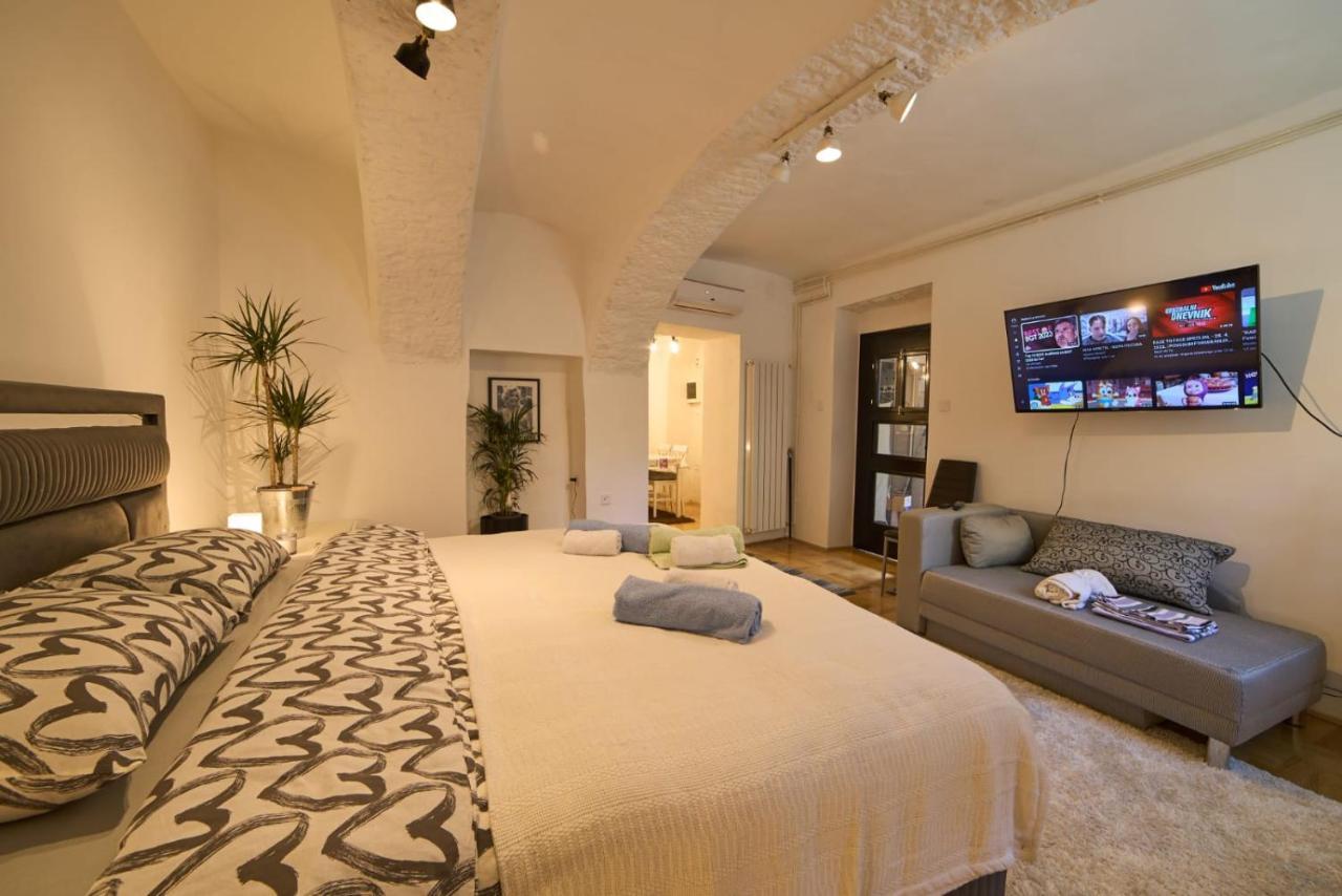 Downtown Secret Apartment ซาเกร็บ ภายนอก รูปภาพ