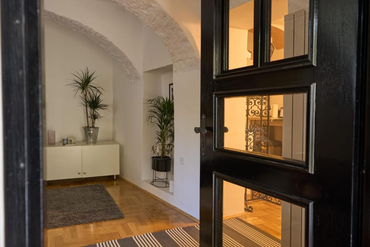Downtown Secret Apartment ซาเกร็บ ภายนอก รูปภาพ